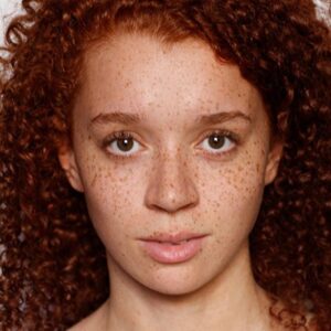 تصویر هنرمند Erin Kellyman